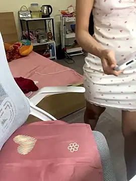 Snapshot of Mina048 chatting on September 25, 5:33 am Mina048 online show from September 25, 5:33 am