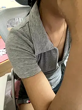 Snapshot of Mina048 chatting on October 11, 4:01 am Mina048 online show from October 11, 4:01 am