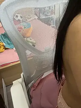 Snapshot of Mina048 chatting on October 23, 4:45 am Mina048 online show from October 23, 4:45 am