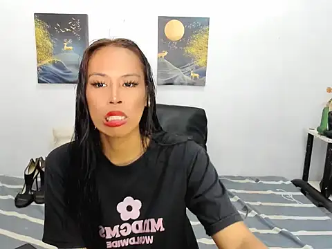 Snapshot of Savanna_White chatting on October 27, 10:52 am Savanna White online show from October 27, 10:52 am