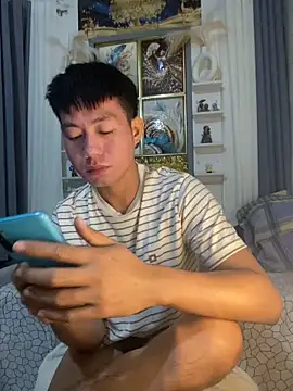 xshyboyx online show from October 2, 12:01 pm