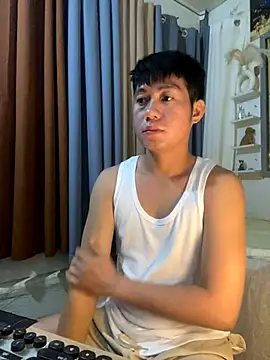 xshyboyx online show from January 7, 2:52 pm