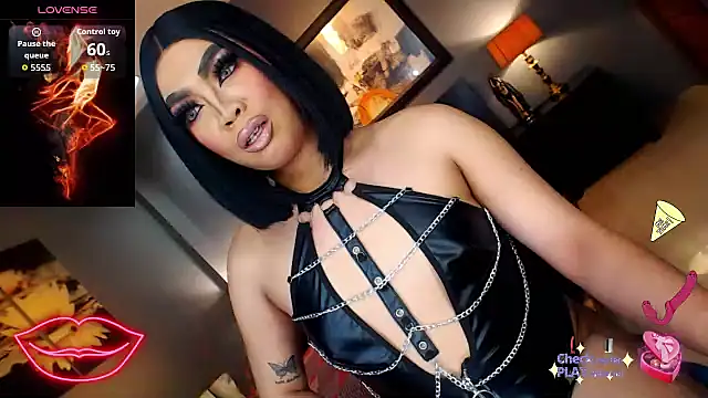 FridaHumphrey online show from November 17, 6:35 pm