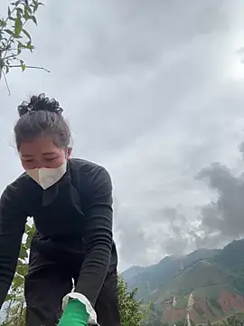 ThiHa003 online show from December 14, 2:28 am