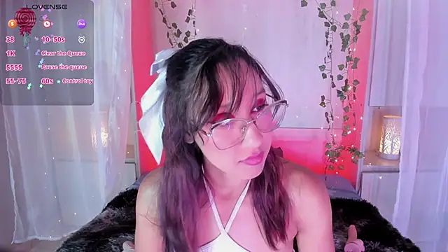 Snapshot of CamiGox chatting on February 17, 3:58 am CamiGox online show from February 17, 3:58 am