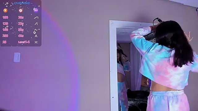 Snapshot of CamiGox chatting on February 20, 4:09 am CamiGox online show from February 20, 4:09 am