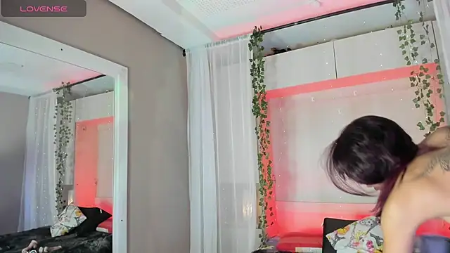 Snapshot of CamiGox chatting on March 11, 4:07 am CamiGox online show from March 11, 4:07 am