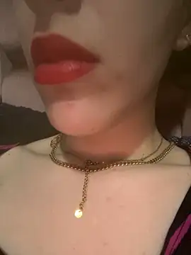 Mimisixo online show from May 18, 3:29 pm