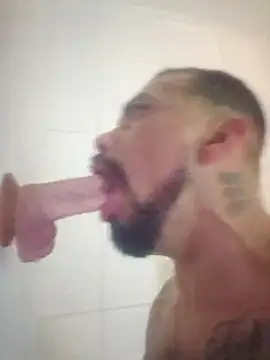 Snapshot of Cnutt310 chatting on November 2, 6:27 am Cnutt310 online show from November 2, 6:27 am