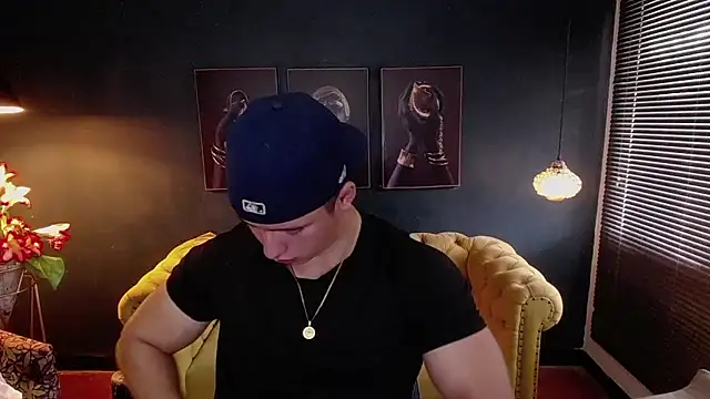 Snapshot of deivid_parker chatting on April 9, 1:49 pm deivid parker online show from April 9, 1:49 pm