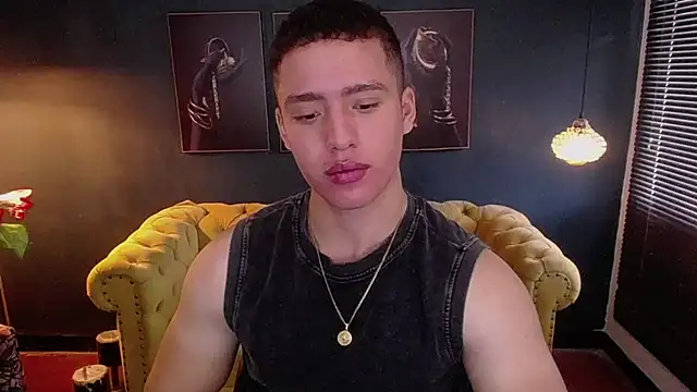 Snapshot of deivid_parker chatting on April 16, 1:45 pm deivid parker online show from April 16, 1:45 pm