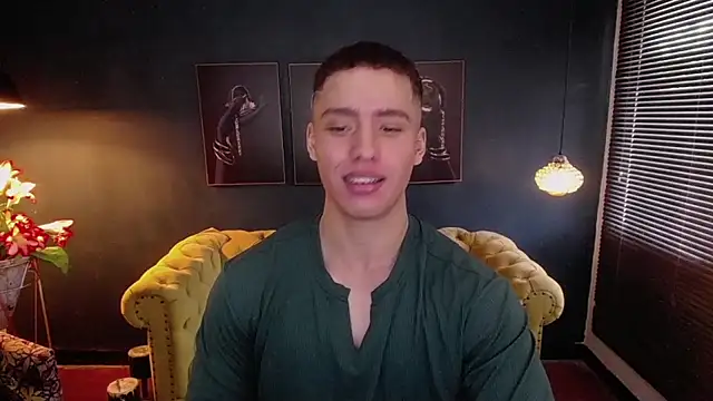 Snapshot of deivid_parker chatting on April 20, 1:58 pm deivid parker online show from April 20, 1:58 pm