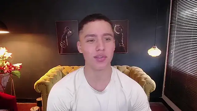 Snapshot of deivid_parker chatting on May 11, 2:01 pm deivid parker online show from May 11, 2:01 pm
