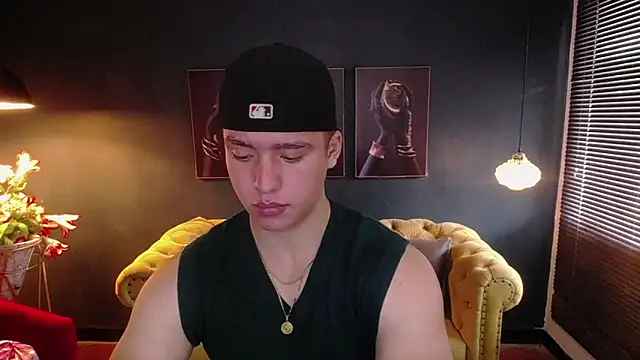 Snapshot of deivid_parker chatting on June 3, 1:36 pm deivid parker online show from June 3, 1:36 pm