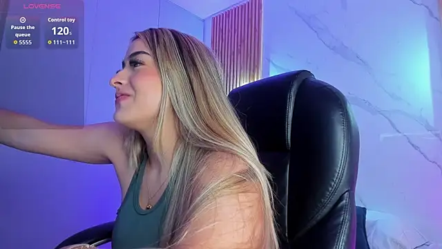 KYLIE JONES6 online show from December 3, 3:36 am