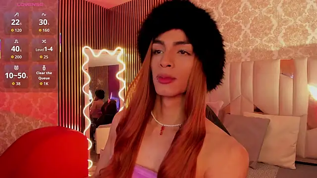 LIHIAN TAY online show from November 10, 3:27 am