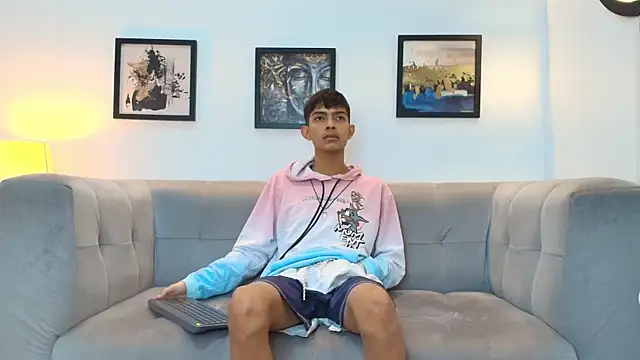 PRETTY SEX1 online show from February 9, 1:15 pm