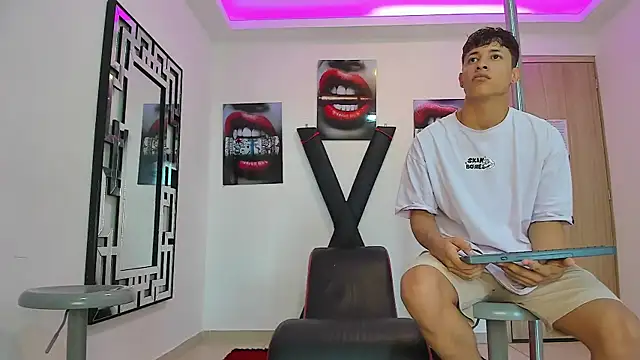 RED EMPIRE online show from September 23, 1:25 pm