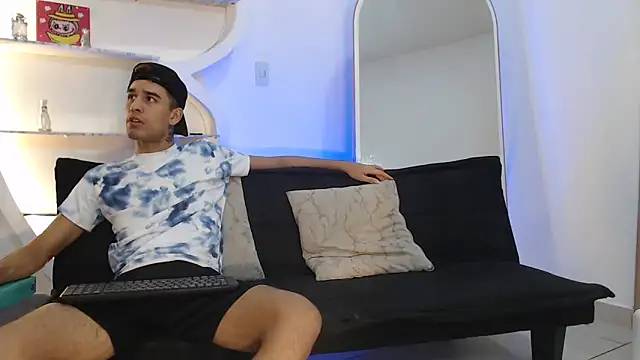 RED EMPIRE online show from October 19, 1:39 am