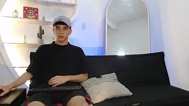 RED EMPIRE online show from November 1, 1:40 am