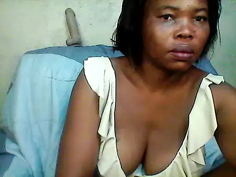 Snapshot of CharlotteXXX chatting on April 16, 6:41 pm CharlotteXXX online show from April 16, 6:41 pm