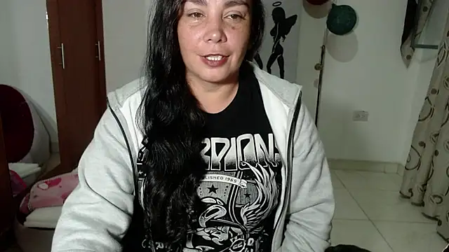 Snapshot of Vivian_milf_paint chatting on September 23, 3:20 am Vivian milf paint online show from September 23, 3:20 am