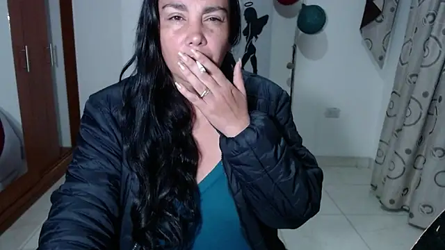 Snapshot of Vivian_milf_paint chatting on October 22, 2:12 am Vivian milf paint online show from October 22, 2:12 am