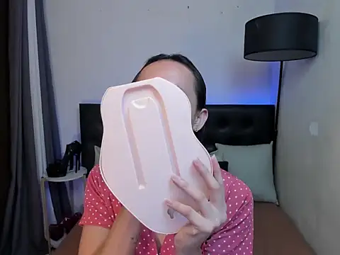 Hournykate online show from November 16, 7:19 pm