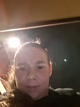 Snapshot of amiralily9 chatting on February 17, 7:27 am amiralily9 online show from February 17, 7:27 am