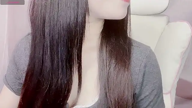 Snapshot of kemybaby chatting on April 1, 7:22 pm kemybaby online show from April 1, 7:22 pm