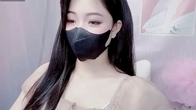 Snapshot of kemybaby chatting on April 6, 7:04 pm kemybaby online show from April 6, 7:04 pm