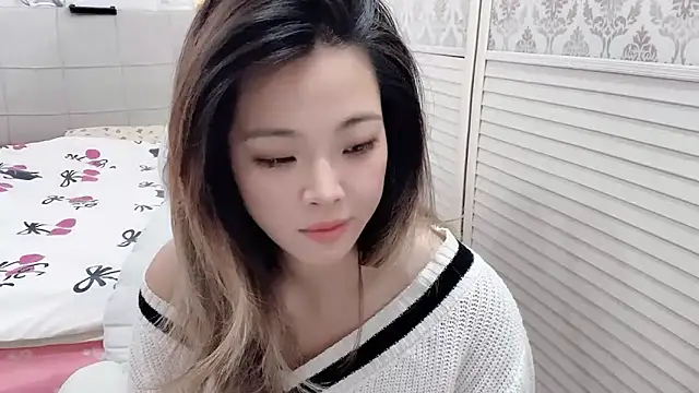 Snapshot of Holiland chatting on November 4, 12:43 am Holiland online show from November 4, 12:43 am