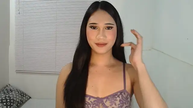 Snapshot of Leighs_Celine chatting on February 4, 8:58 pm Leighs Celine online show from February 4, 8:58 pm