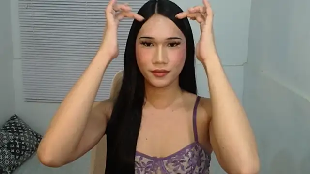 Snapshot of Leighs_Celine chatting on February 16, 6:15 pm Leighs Celine online show from February 16, 6:15 pm