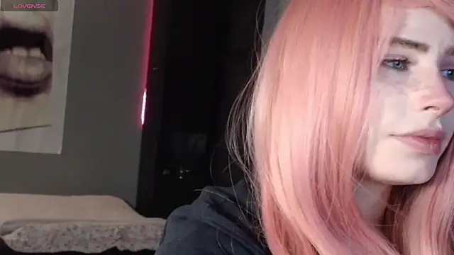 Snapshot of PieraMarch chatting on February 17, 8:04 pm PieraMarch online show from February 17, 8:04 pm