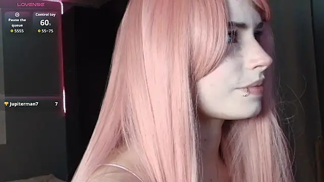 Snapshot of PieraMarch chatting on February 18, 7:32 pm PieraMarch online show from February 18, 7:32 pm