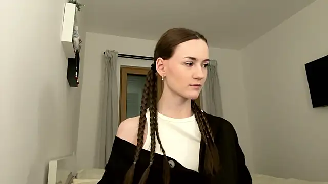 Snapshot of TenDouble chatting on March 12, 8:04 pm TenDouble online show from March 12, 8:04 pm