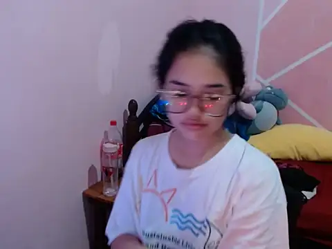 aaliyah walker online show from December 5, 9:40 am