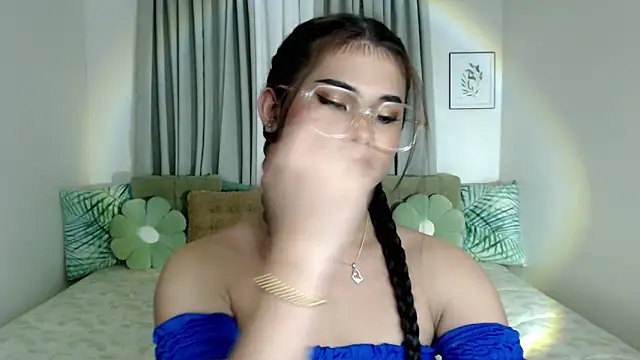 Snapshot of PrettyBlythes_TS chatting on January 18, 6:50 am PrettyBlythes TS online show from January 18, 6:50 am