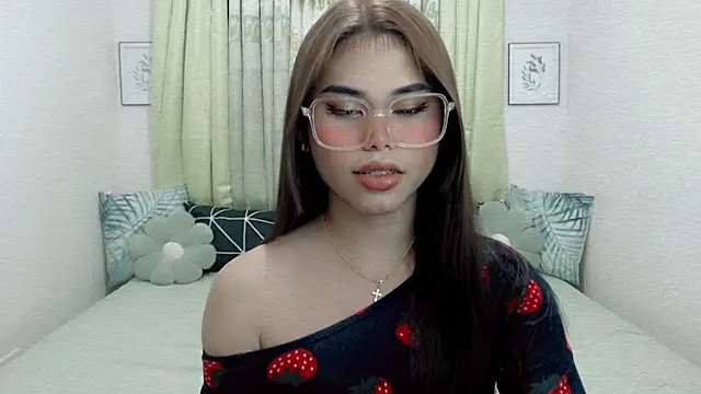 Snapshot of PrettyBlythes_TS chatting on February 7, 12:03 am PrettyBlythes TS online show from February 7, 12:03 am