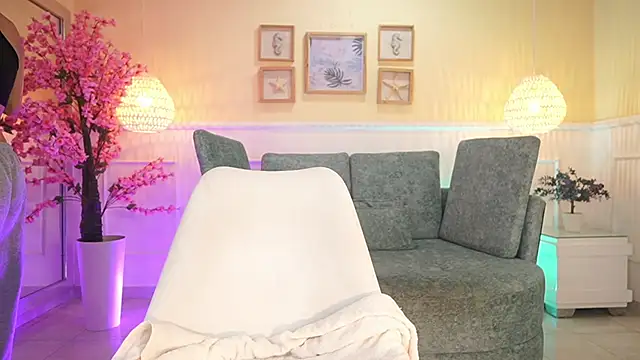 NicoleCrawft online show from November 5, 7:03 pm