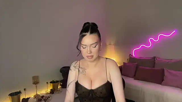 Snapshot of mistress_of_hearts chatting on May 20, 6:58 pm mistress of hearts online show from May 20, 6:58 pm