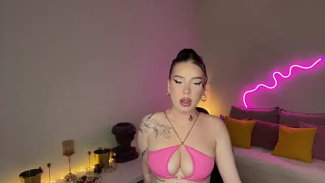 Snapshot of mistress_of_hearts chatting on May 24, 7:30 pm mistress of hearts online show from May 24, 7:30 pm