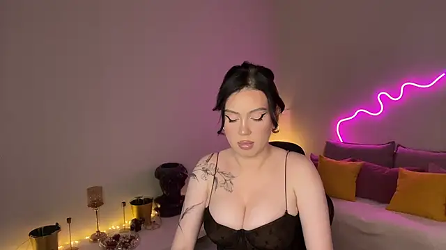 Snapshot of mistress_of_hearts chatting on May 25, 7:09 pm mistress of hearts online show from May 25, 7:09 pm