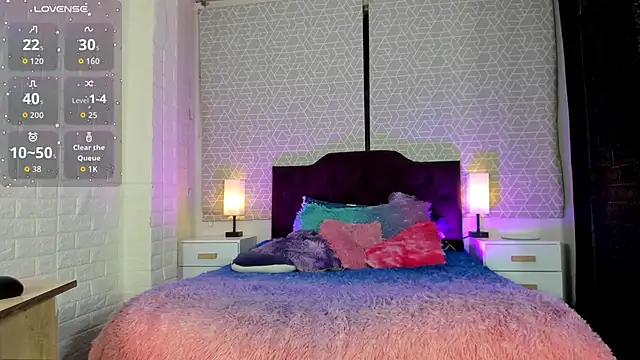 Zamara Kleii online show from October 1, 4:07 am