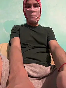 Skinny Longhair online show from April 14, 1:00 am