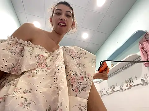 Snapshot of bimwet189 chatting on November 23, 2:11 am bimwet189 online show from November 23, 2:11 am