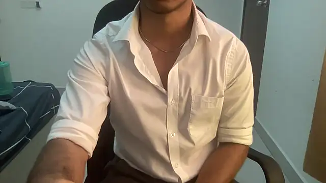 Hotmaskedboi online show from September 12, 7:41 am