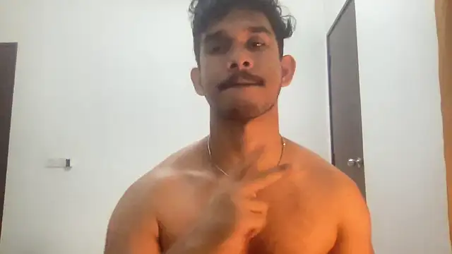 Hotmaskedboi online show from December 5, 2:58 pm