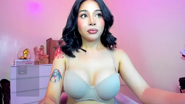 LauraLoove online show from February 28, 4:13 am